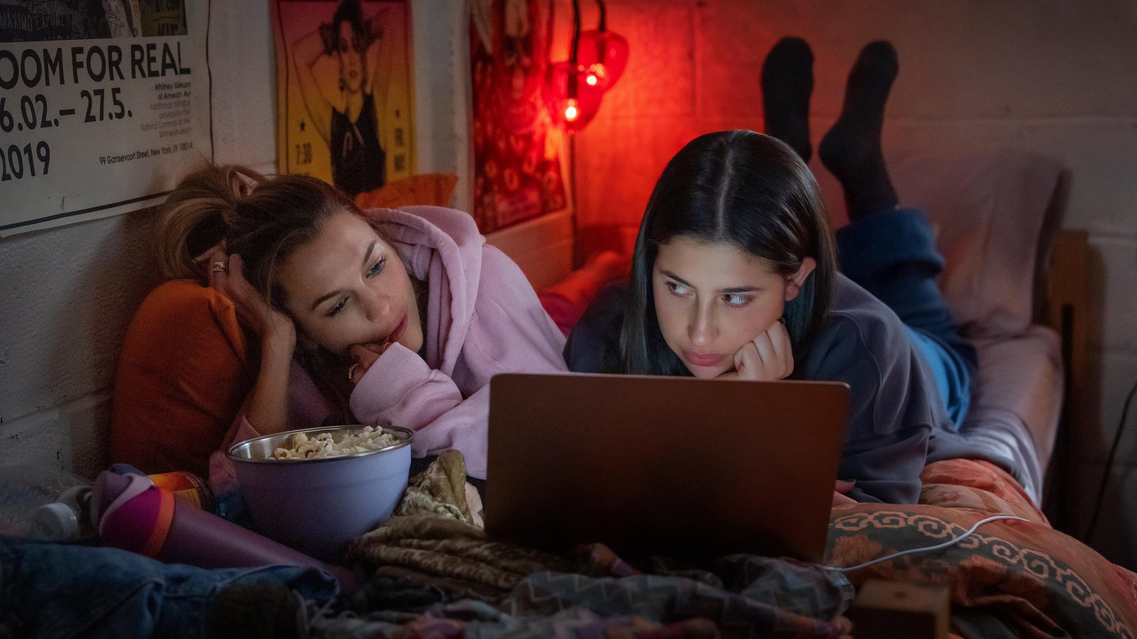 Poster phim Bạn Cùng Phòng