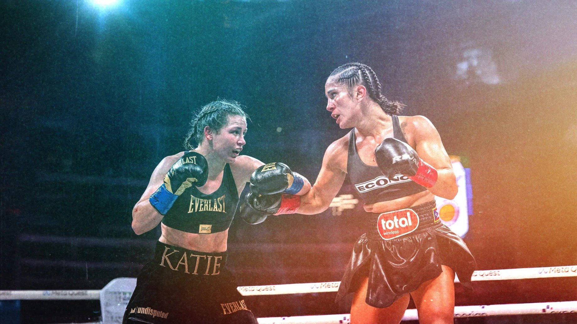 Đếm ngược: Taylor vs. Serrano