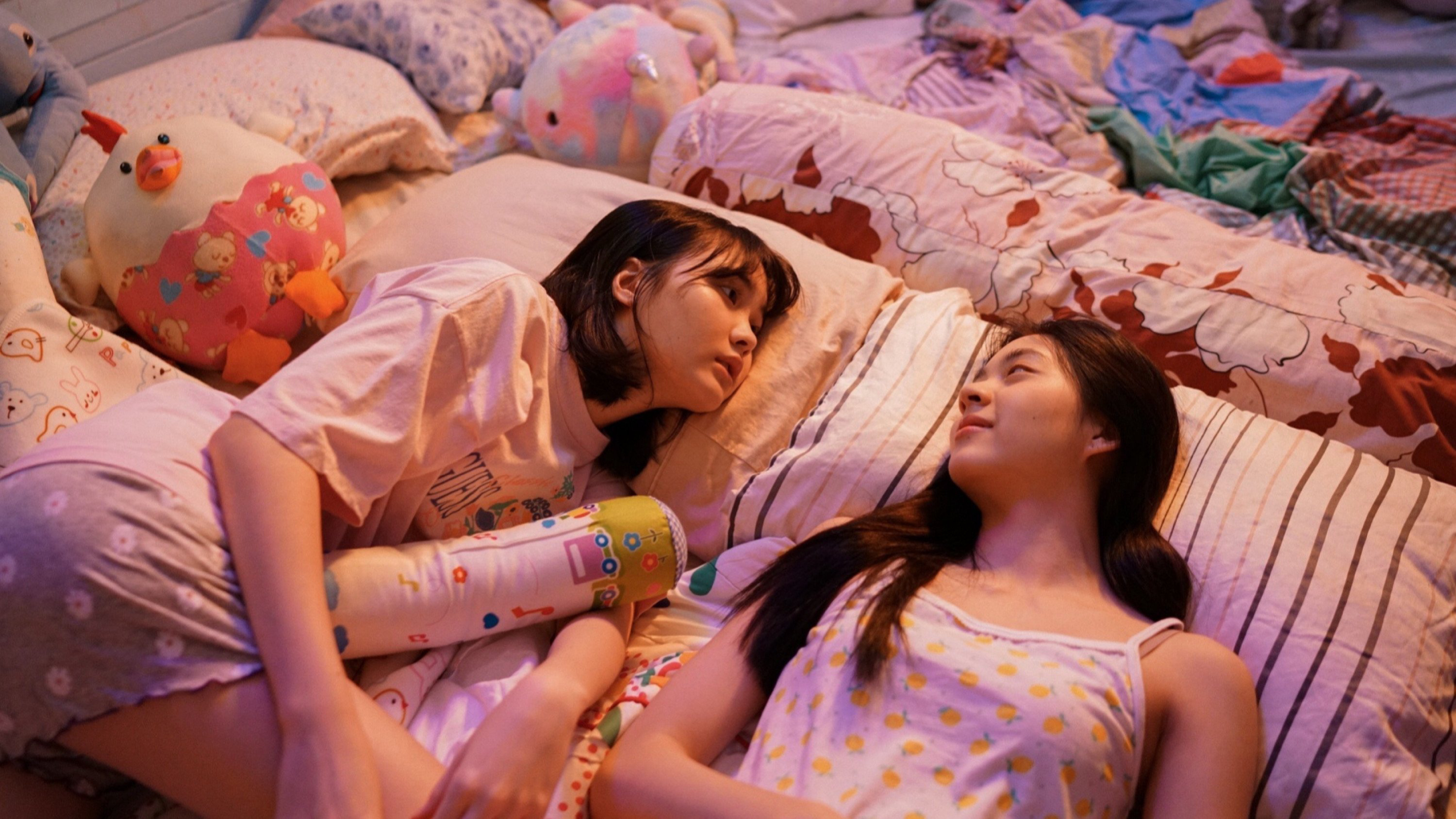 Khoảng Cách Giữa Đôi Ta - Flat Girls