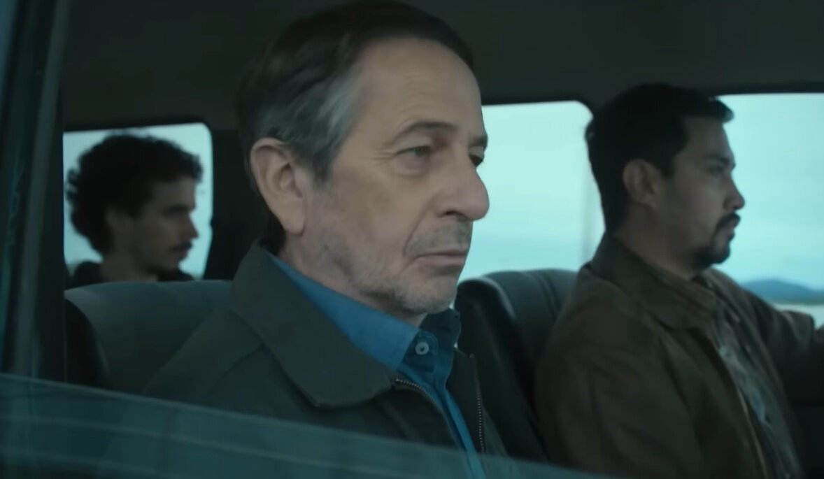 Người Nắm Giữ Sự Thật