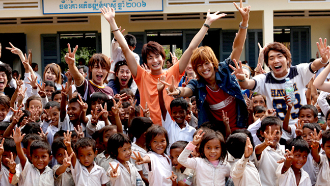 Tuy không thể thay đổi thế giới, chúng tôi muốn xây một trường học ở Campuchia We Can't Change the World. But, We Wanna Build a School in Cambodia.